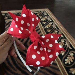Kids handmade headbands and bows.